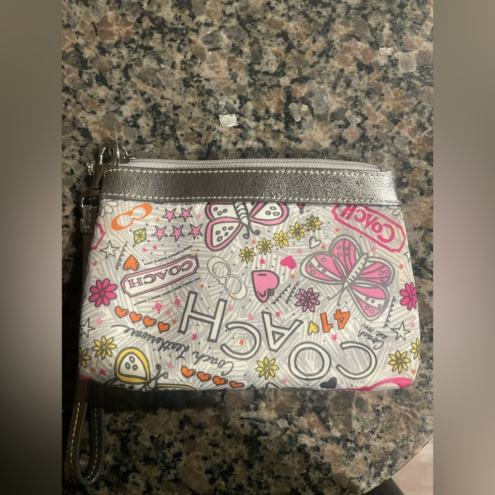 COACH Poppy Design Wristlet